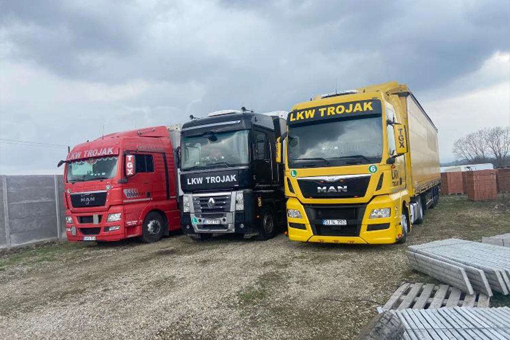 camioanele lkw trojak pregătite de lucru