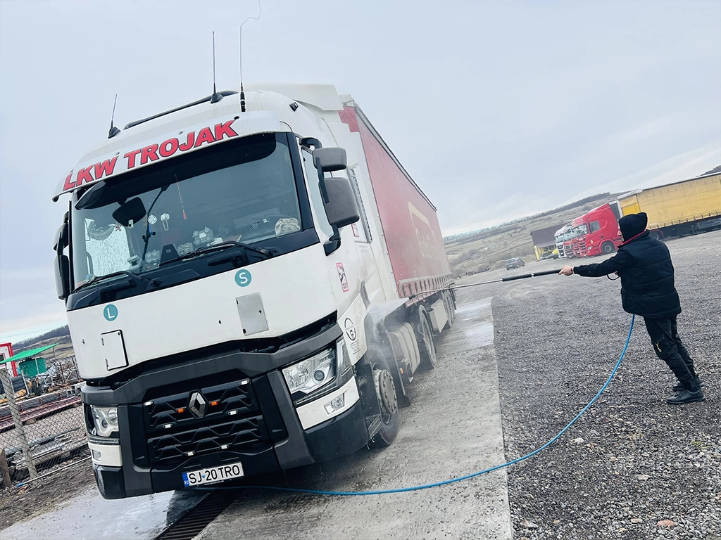 camion Renault al firmei lkw trojak