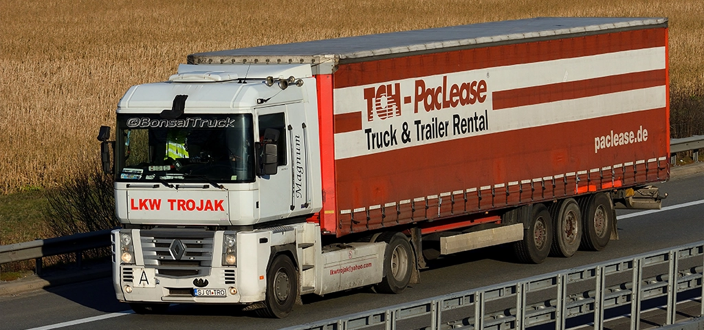 camion din flota lkw trojak pe drumurile europei